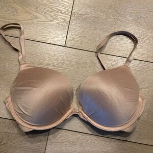 34DD Victoria Secret padding nude soft bra